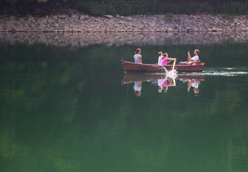 Rowing boat from the shore